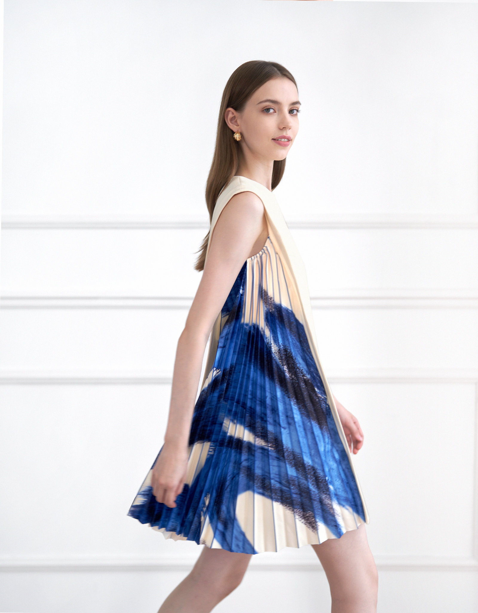 Side Printed Pleated Shift Dress – SaturdayClub Malaysia