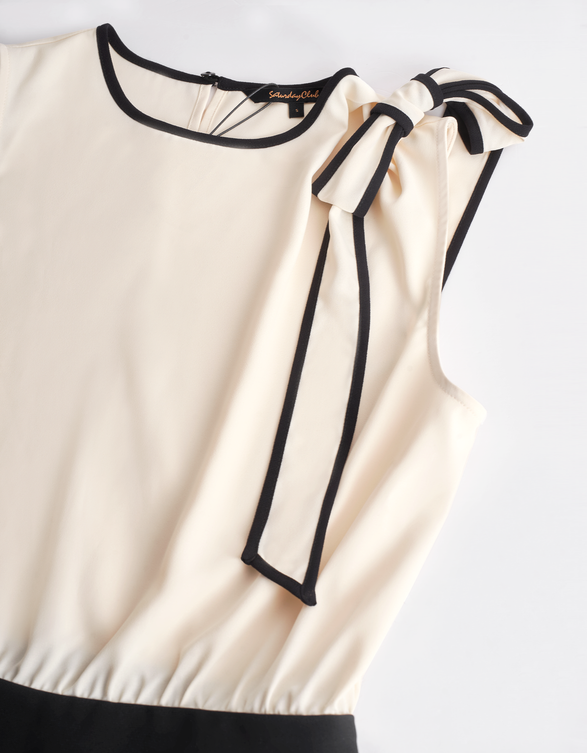 apricot & black(a26924)