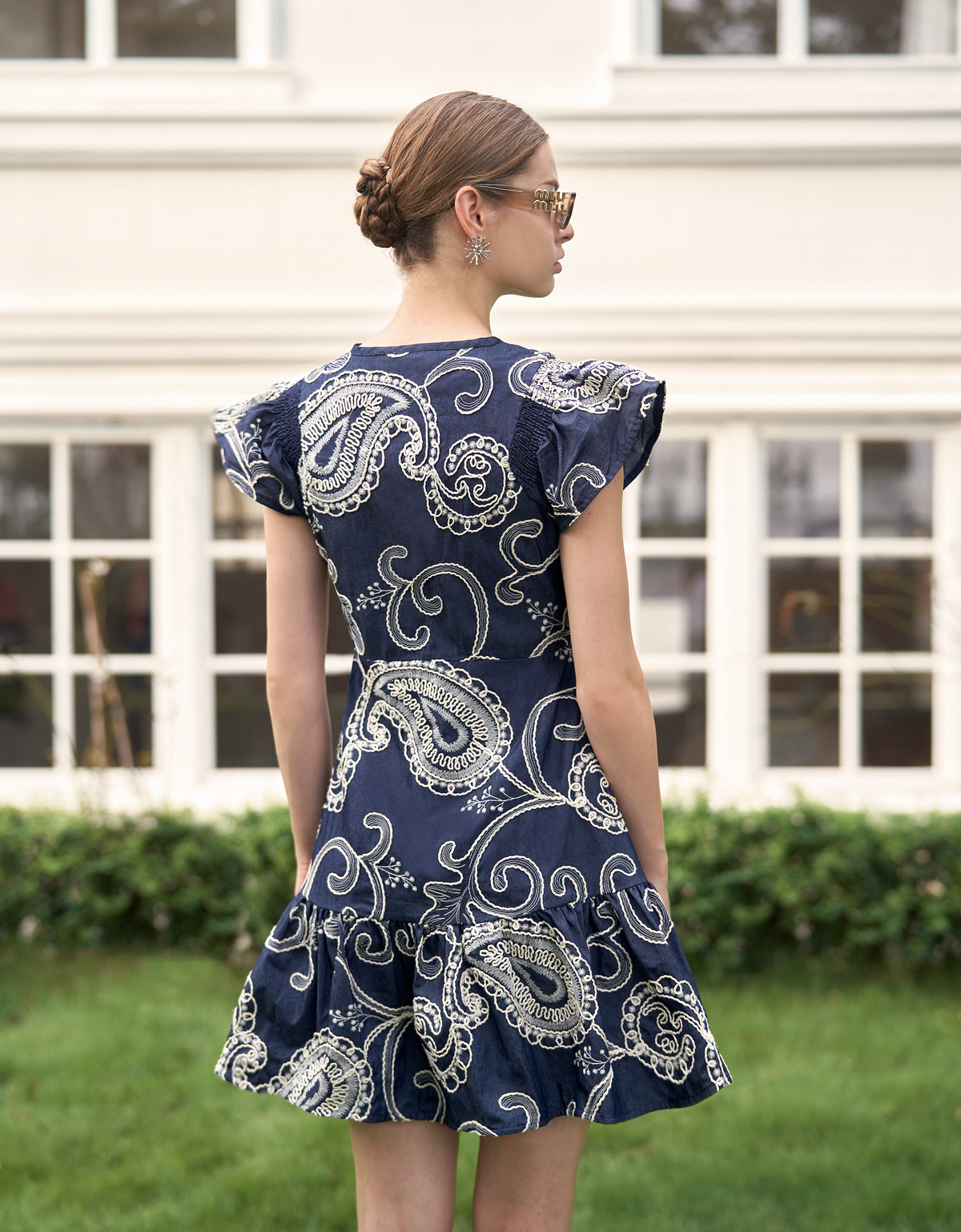 dark blue