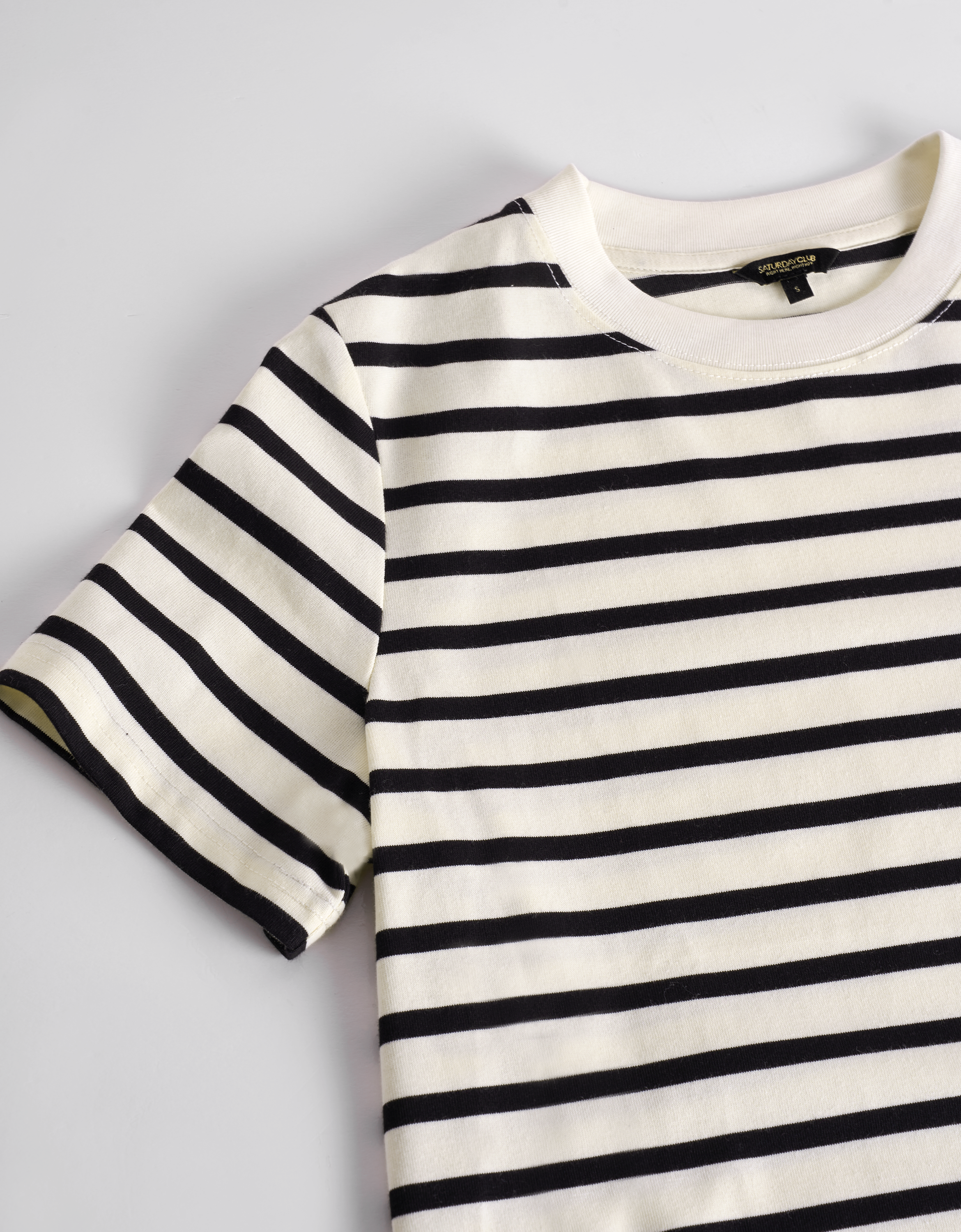 apricot & black(a27099)