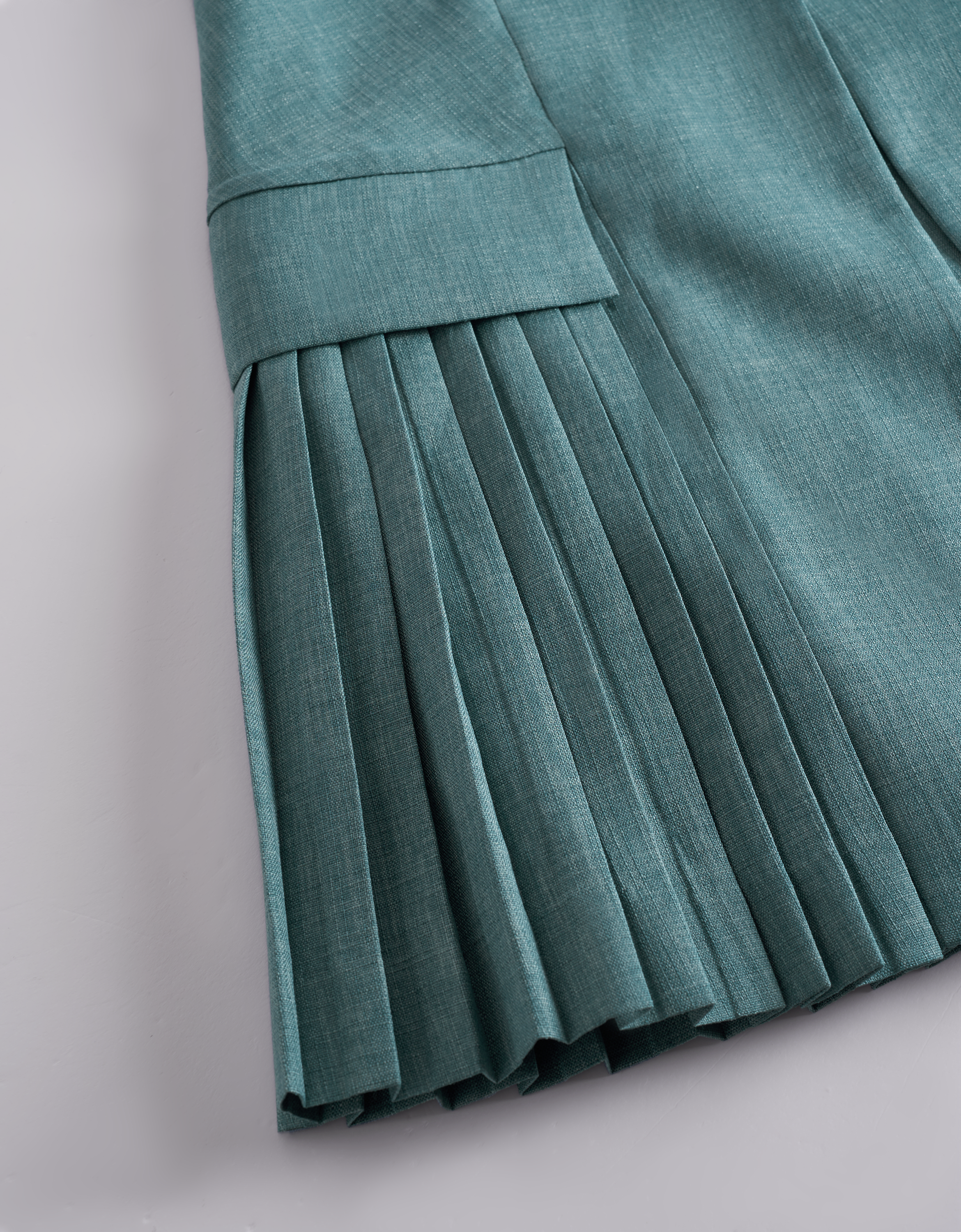 bluish grey(a27273)