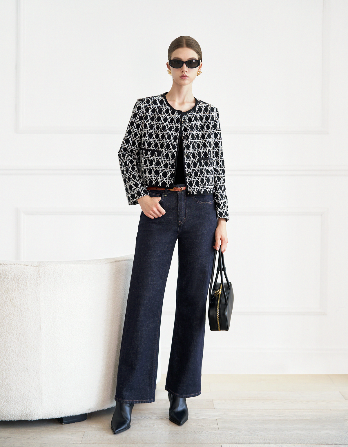 black & white(a27754)