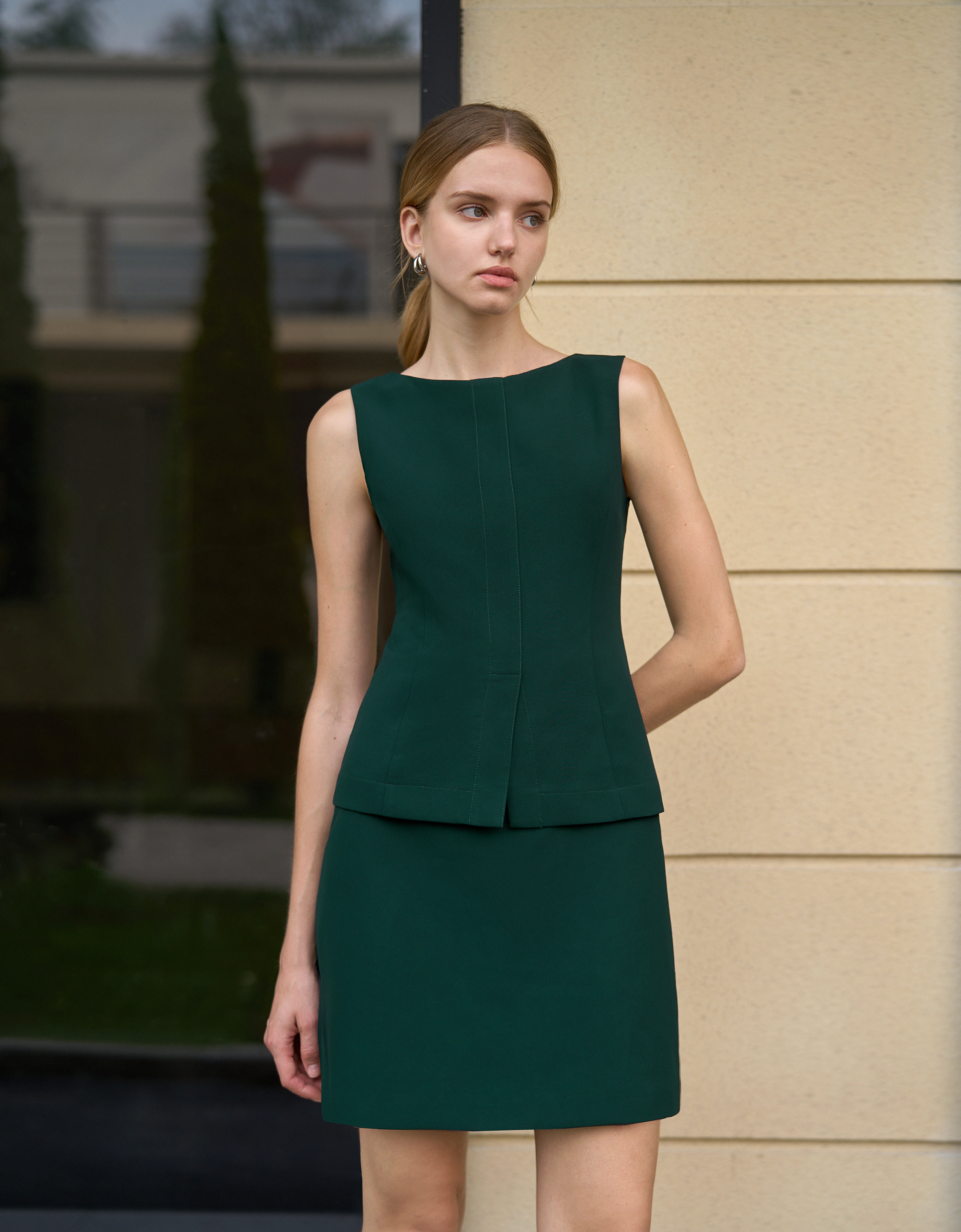 dark green