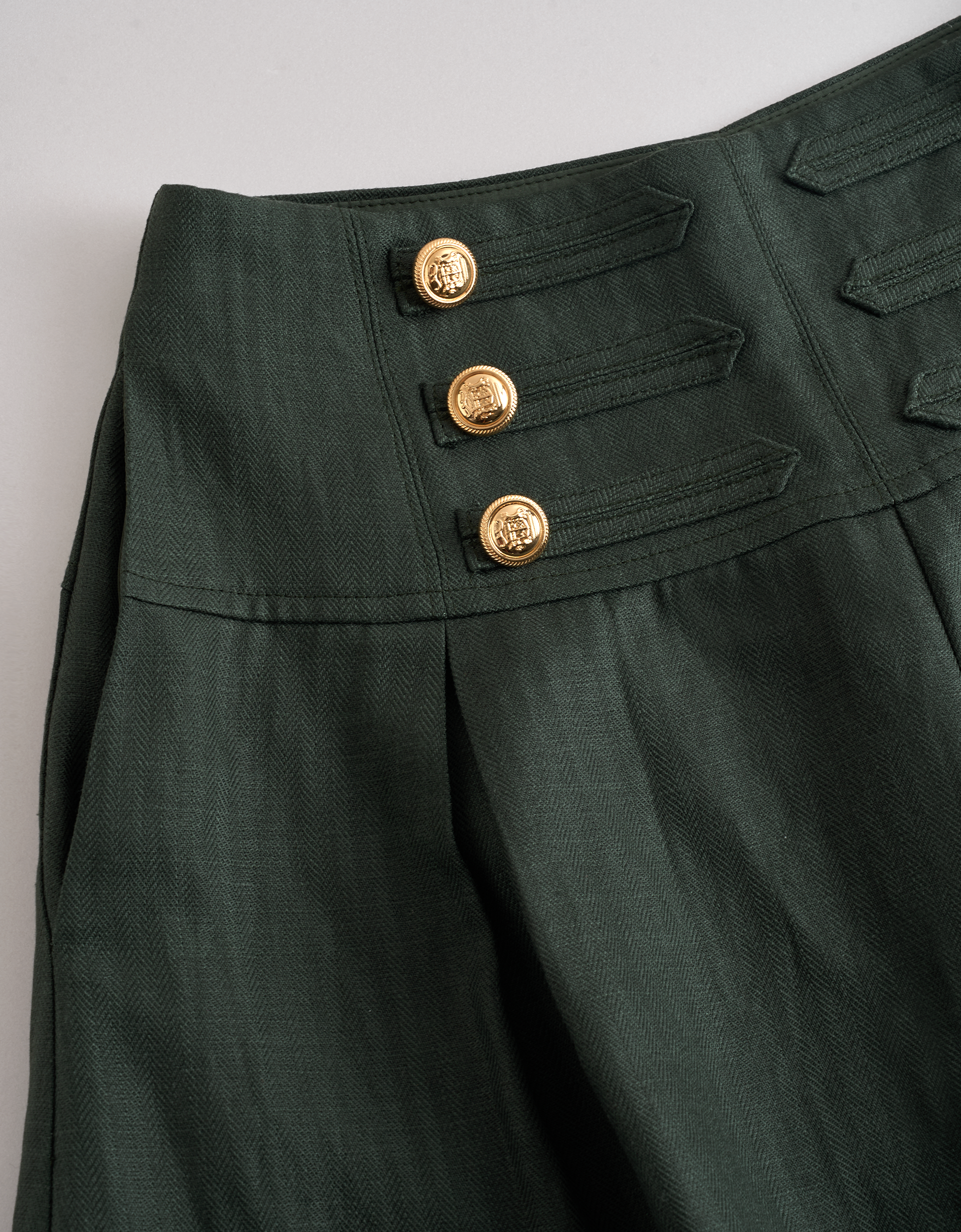 dark green